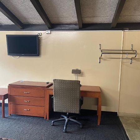 Budget Inn - Madison ภายนอก รูปภาพ